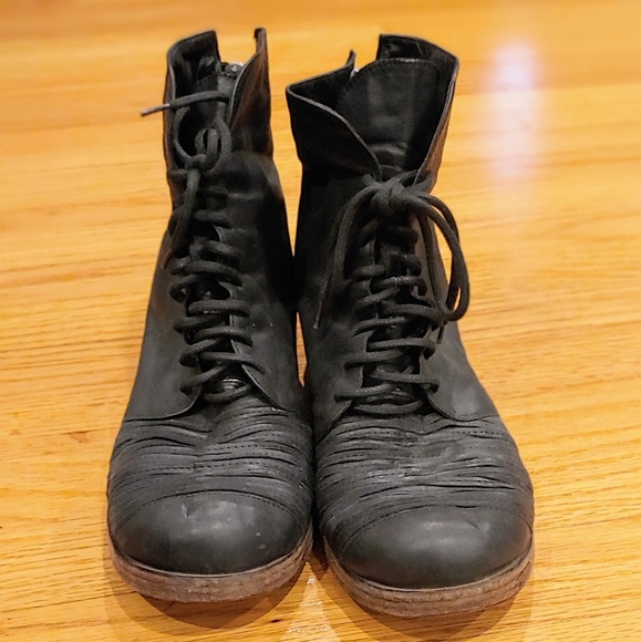 👢 Vic Metie ankle boots 👢 - Picture 5 of 8